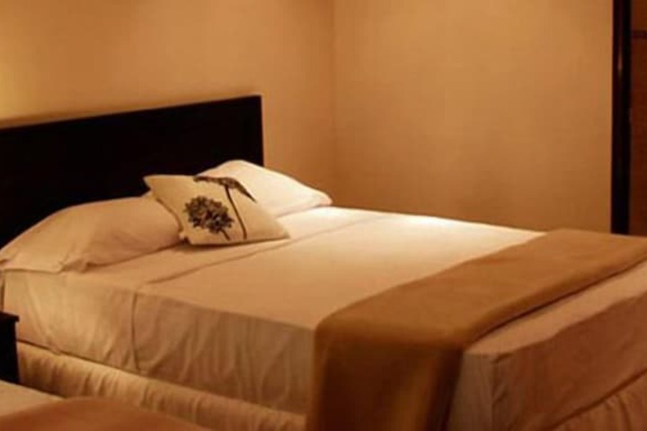 Room 5 of 16