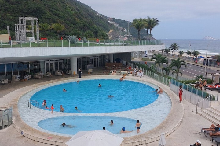 Pool 21 of 73