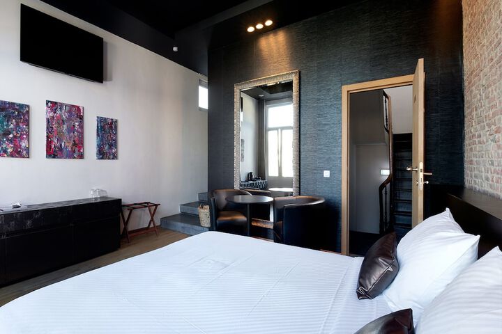 Room 13 of 64