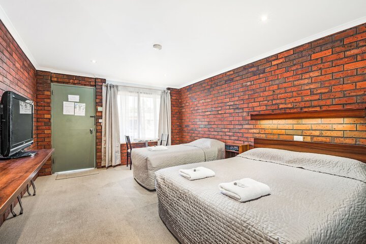 Room 3 of 58