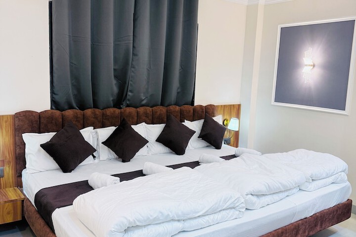 Room 30 of 63