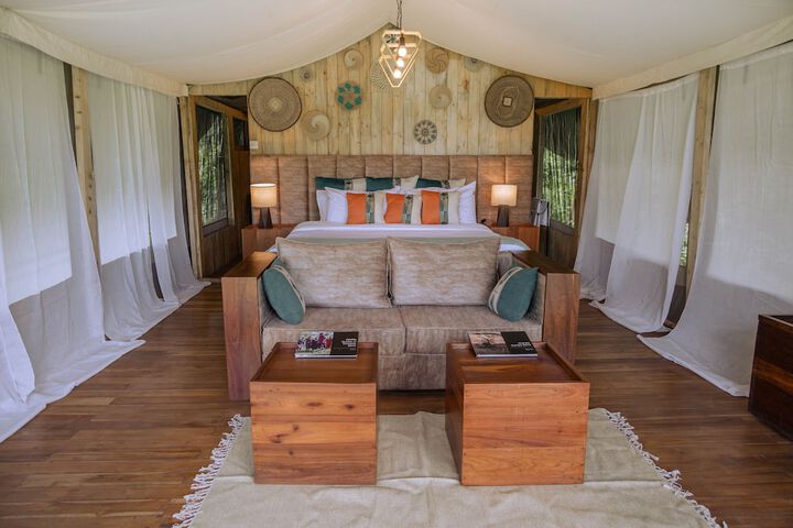 Room 8 of 18