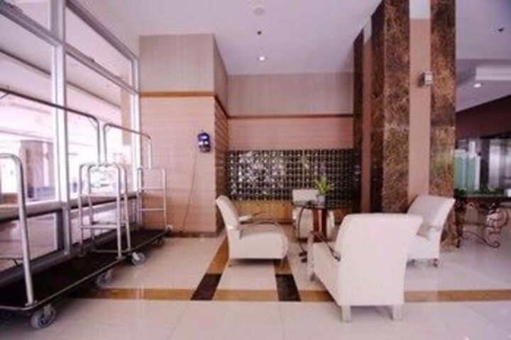Hotel Interior 122 of 127
