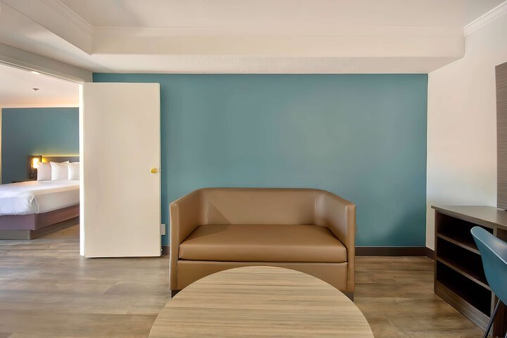 1 King Bed (7 of 23)