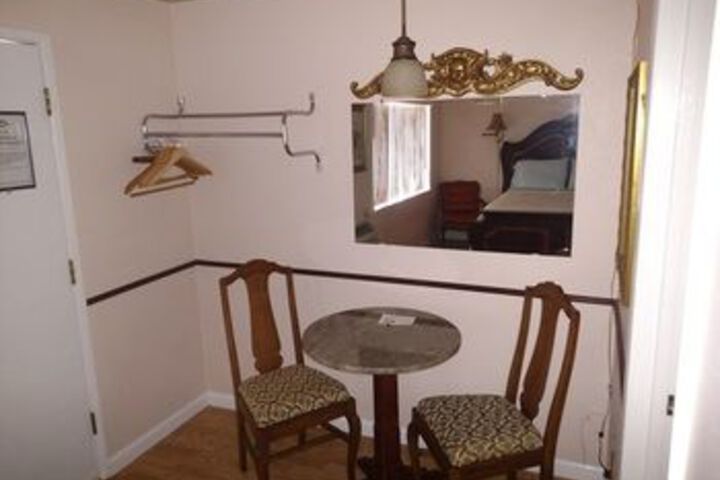 Room 48 of 51