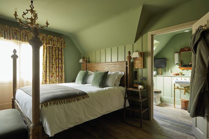 Room 10 of 44