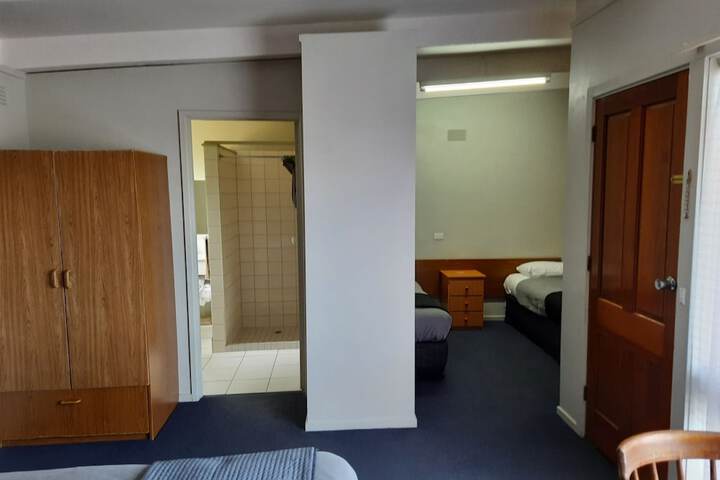 Room 6 of 31