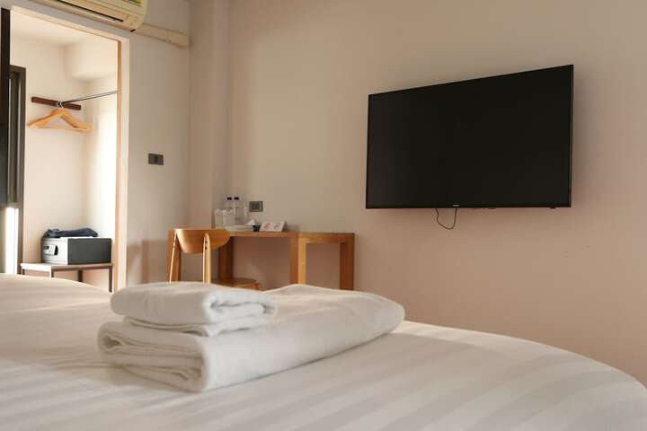 Room 12 of 38