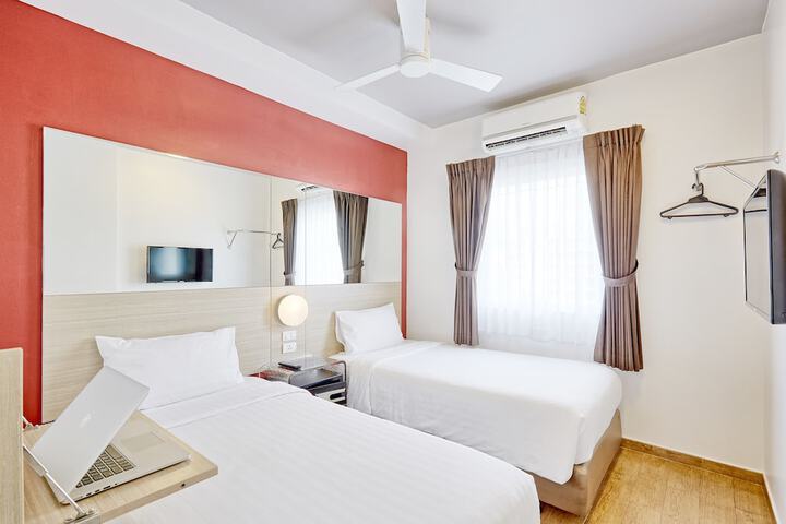 Room 5 of 27