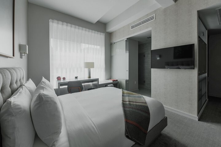 Room 25 of 100