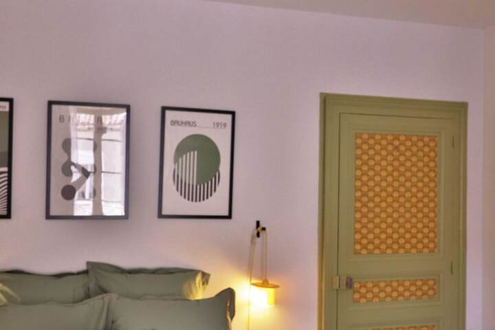 Room 15 of 28