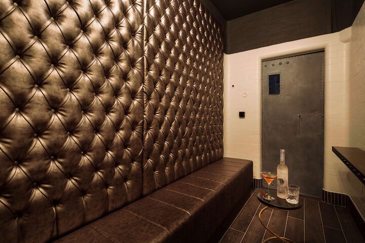 Lounge 66 of 90