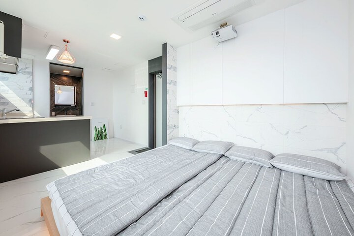 Room 4 of 54