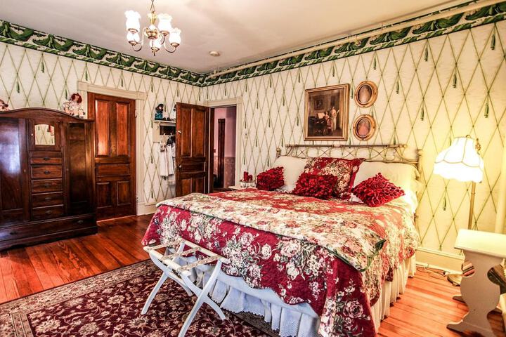 Room 12 of 40