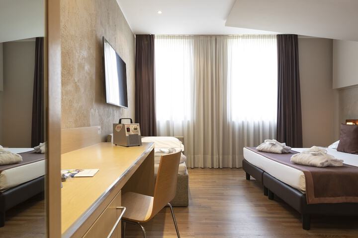 Room 17 of 47