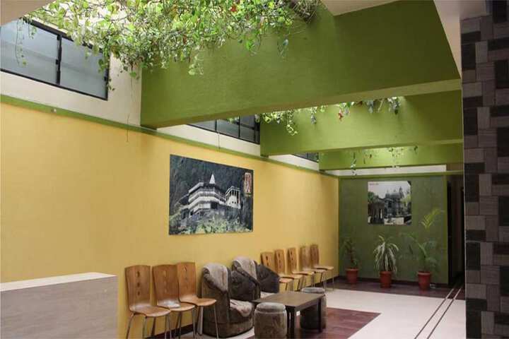 Entrance & Lobby