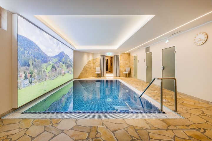 Pool 26 of 42