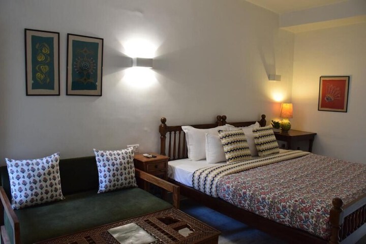 Room 4 of 27