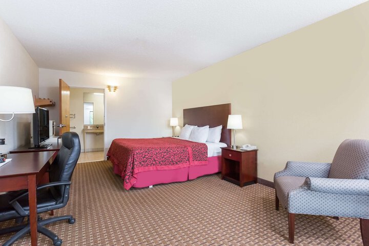 1 King Bed (9 of 14)