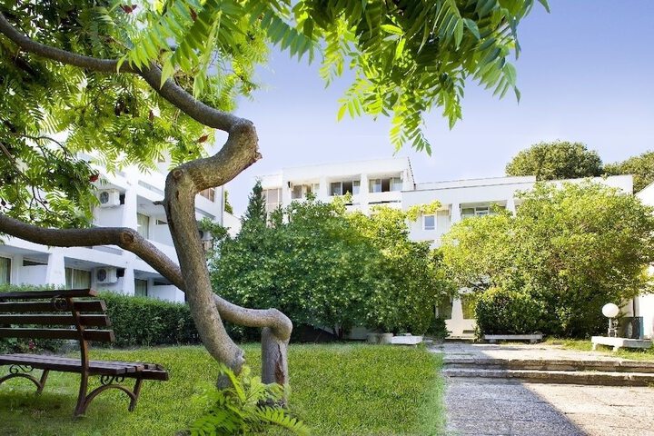 Property Grounds 23 of 34