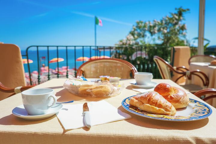 Breakfast/Coffee Service 33 of 45