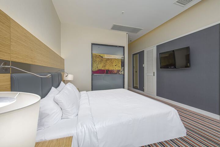 Room 39 of 204