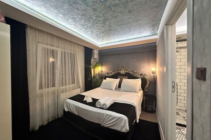 Room 4 of 66