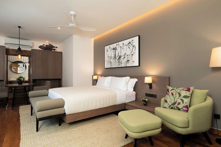 Room 4 of 11