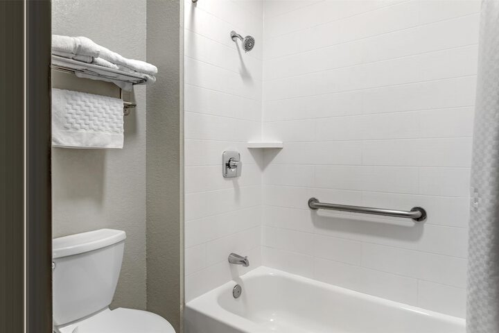 Room 20 of 33