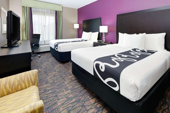 Room 4 of 16