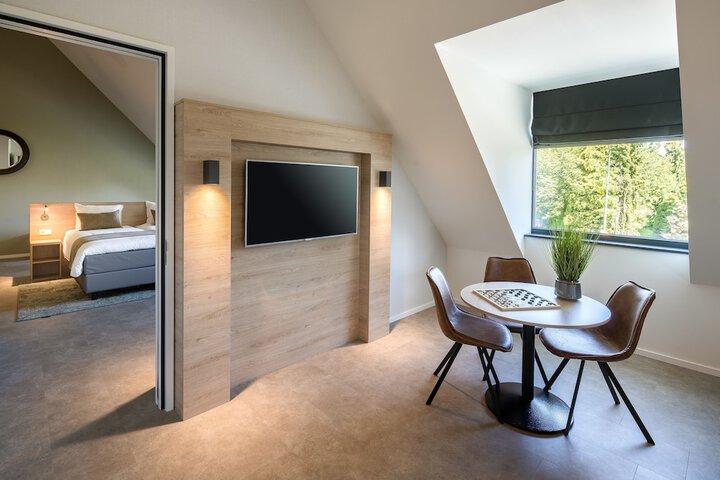 Room 4 of 41