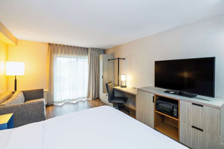 Room 48 of 90