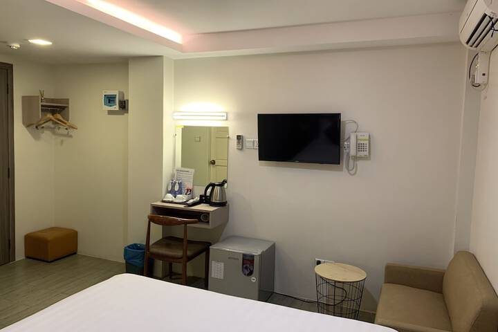 Room 8 of 58