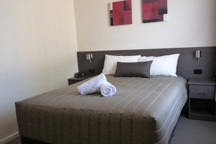 Room 30 of 144