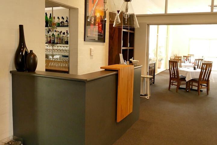 Lounge 63 of 75
