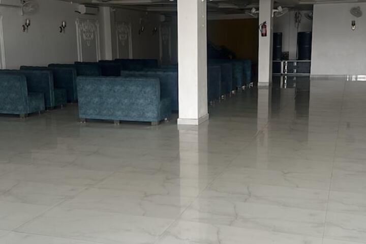 Ballroom/Hall 31 of 36