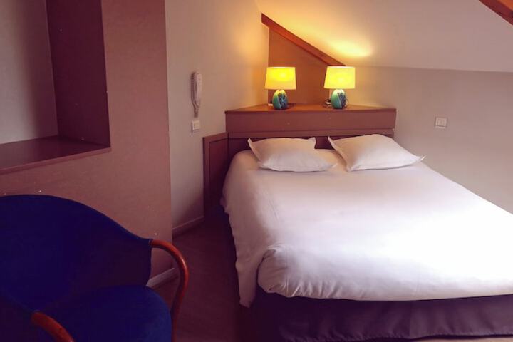 Room 73 of 127