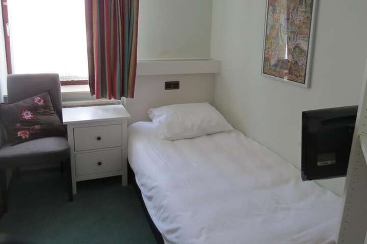 Room 8 of 45
