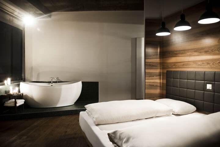 Room 14 of 61