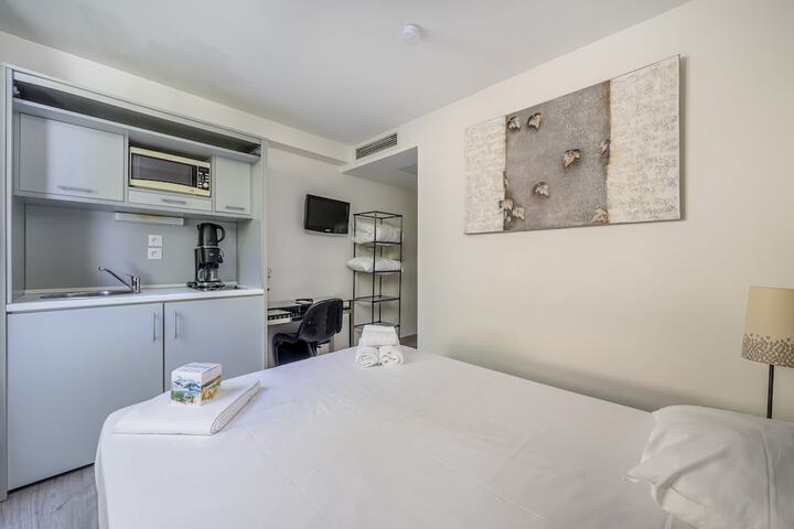 Room 10 of 50