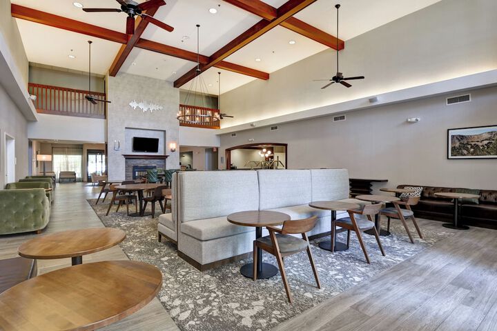Guest Lobby