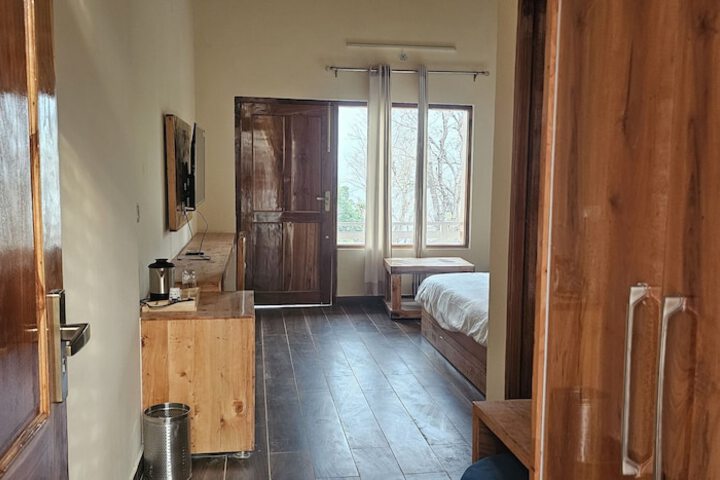 Room 4 of 19