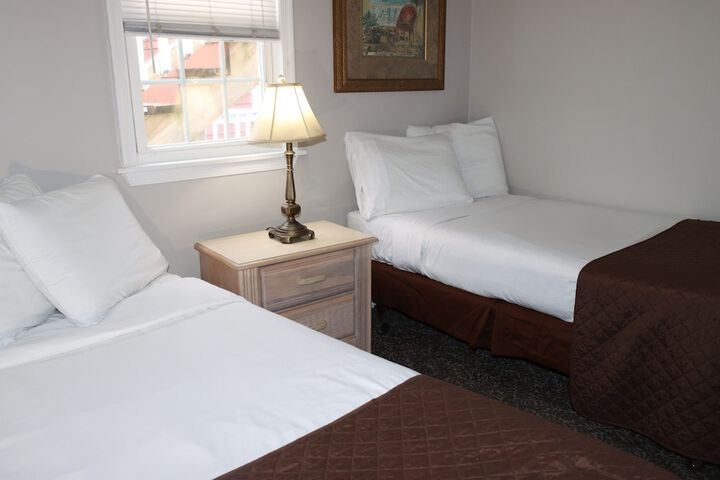 Room 13 of 83