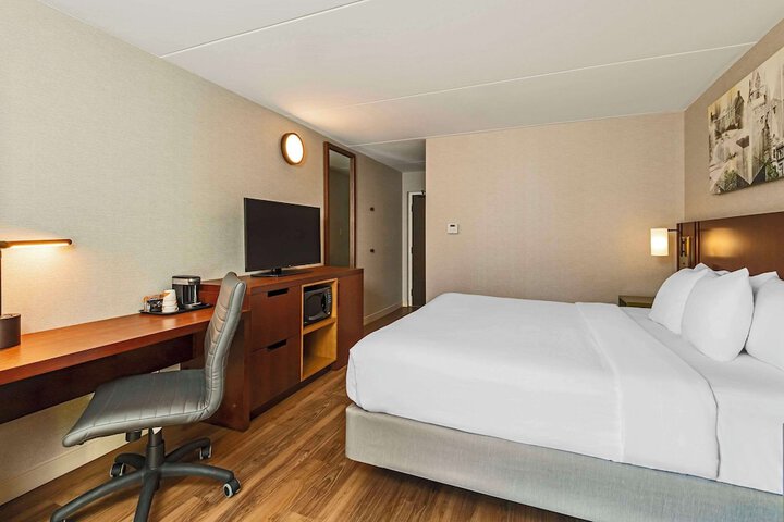 Room 9 of 53