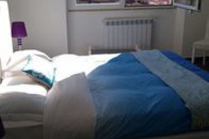 Room 6 of 27