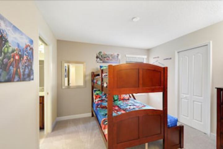 Room 7 of 35