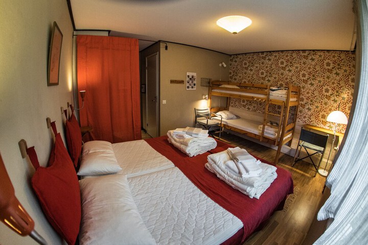 Room 12 of 70