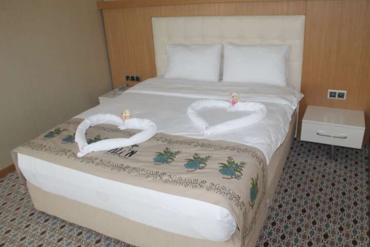 Room 4 of 13