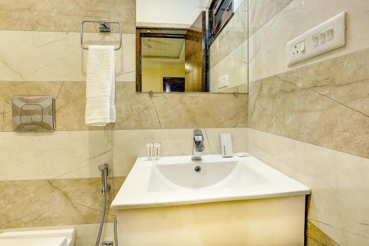 Room 2 of 5