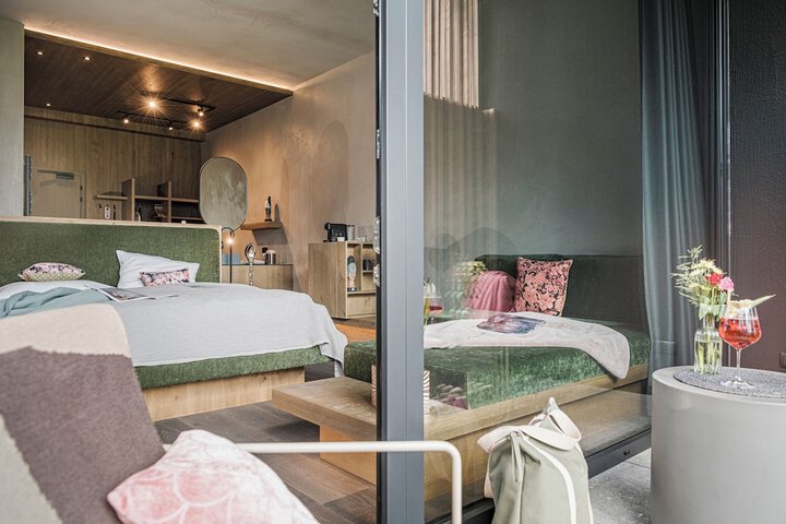 Room 27 of 154